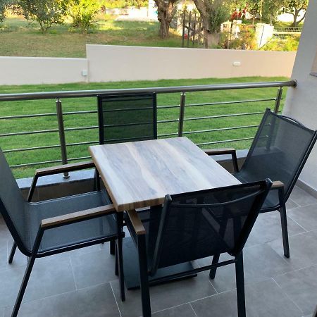 Castella Apartments Vourvourou Eksteriør billede