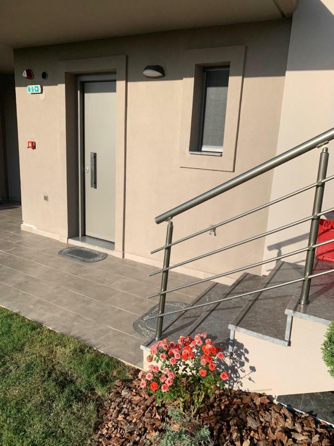 Castella Apartments Vourvourou Eksteriør billede