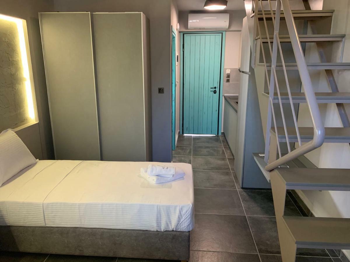 Castella Apartments Vourvourou Eksteriør billede